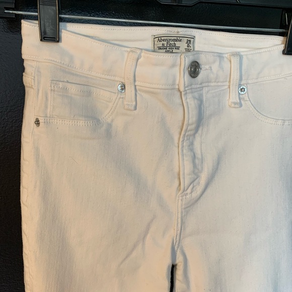 DONATED: Abercrombie High Rise Ankle Jeans - Picture 3 of 8